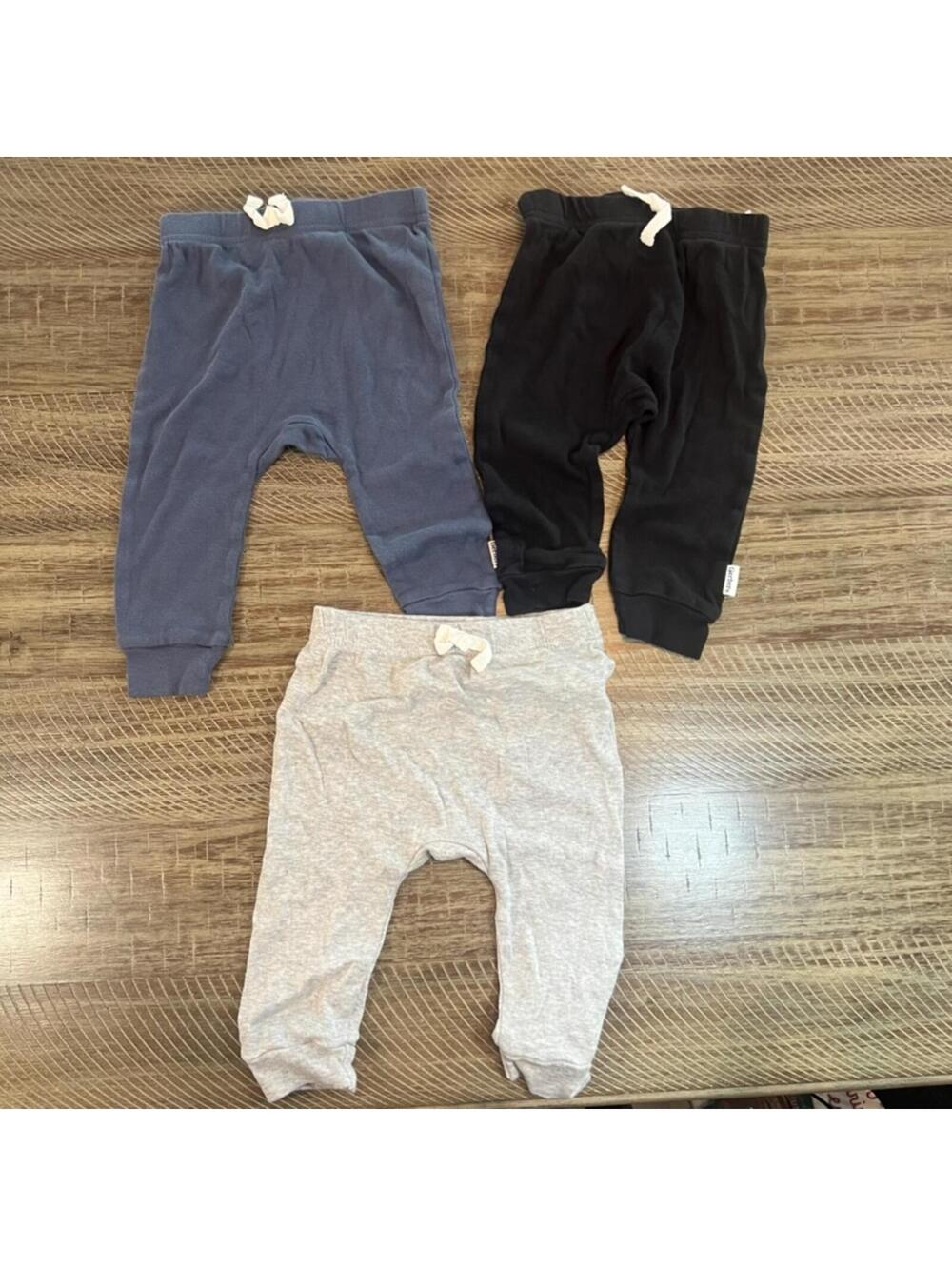 Gerber Baby Boy set of 3 joggers - 9M
